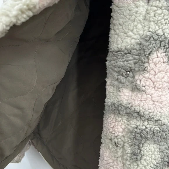 🆕Hem & Thread Camo Sherpa Fleece Green Brown Rose Beige Quilted Lining Last One - Picture 12 of 15